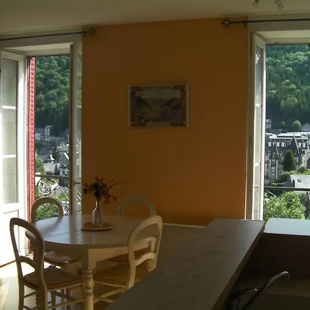 à La Montagne *
